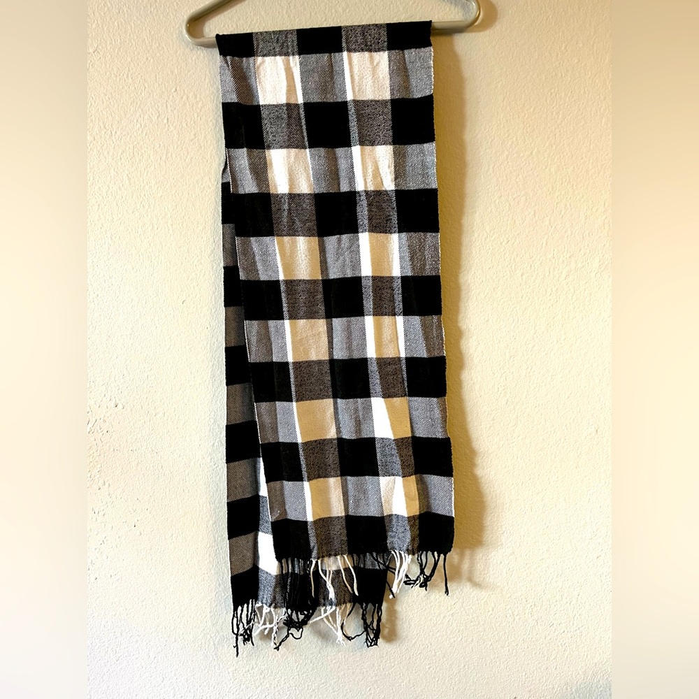 Scarf With Checks-Like Pattern - image 1